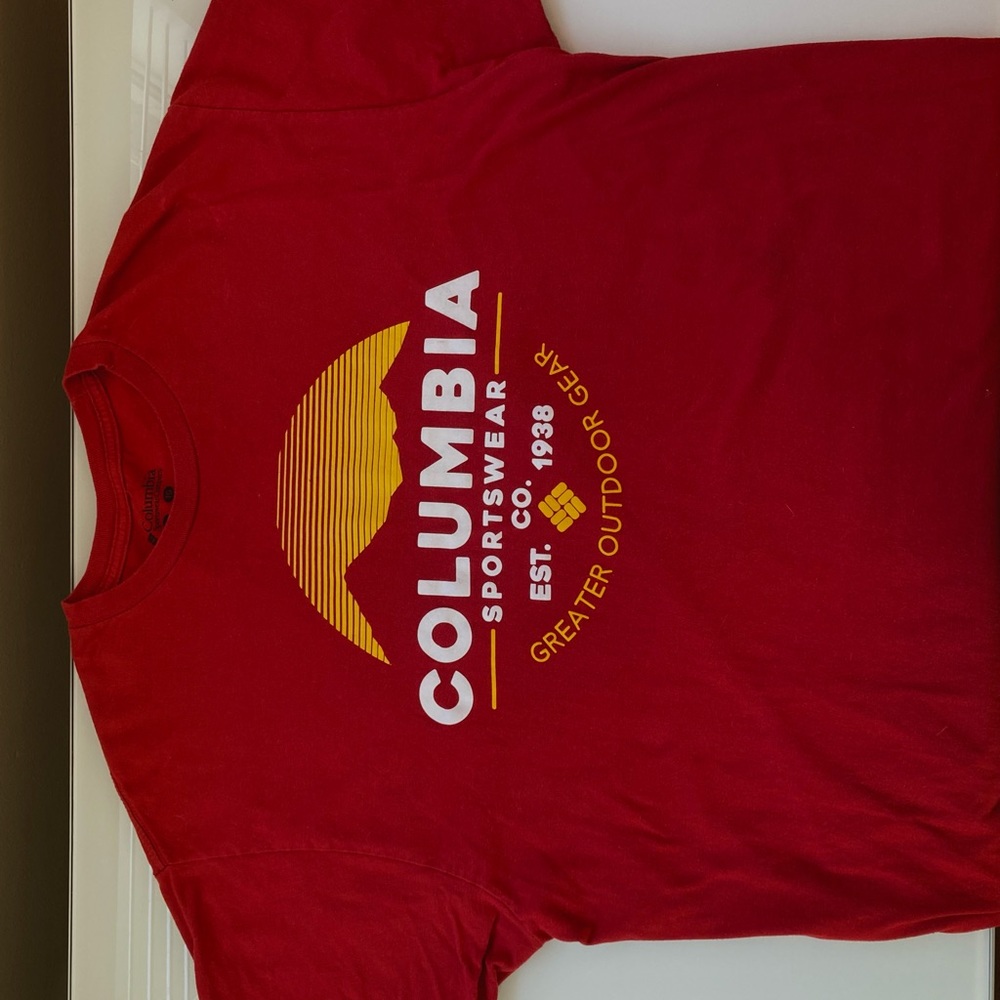 Red Columbia T-shirt with yellow print